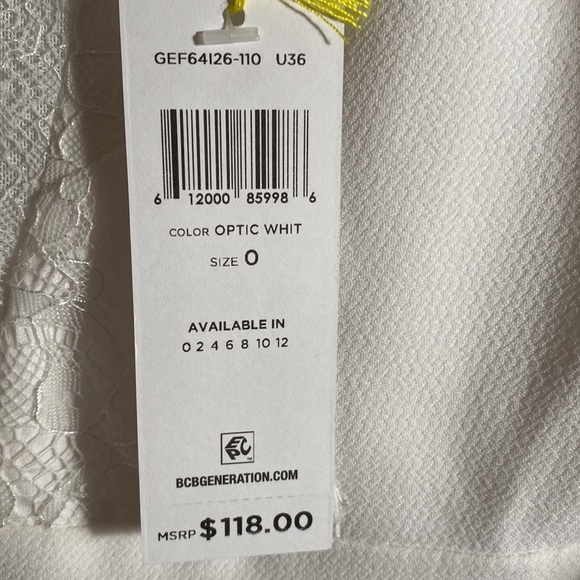 BCBGeneration. Sleeveless, Lace Trim Mini Dress in Optic White. Size 0 - Picture 4 of 5